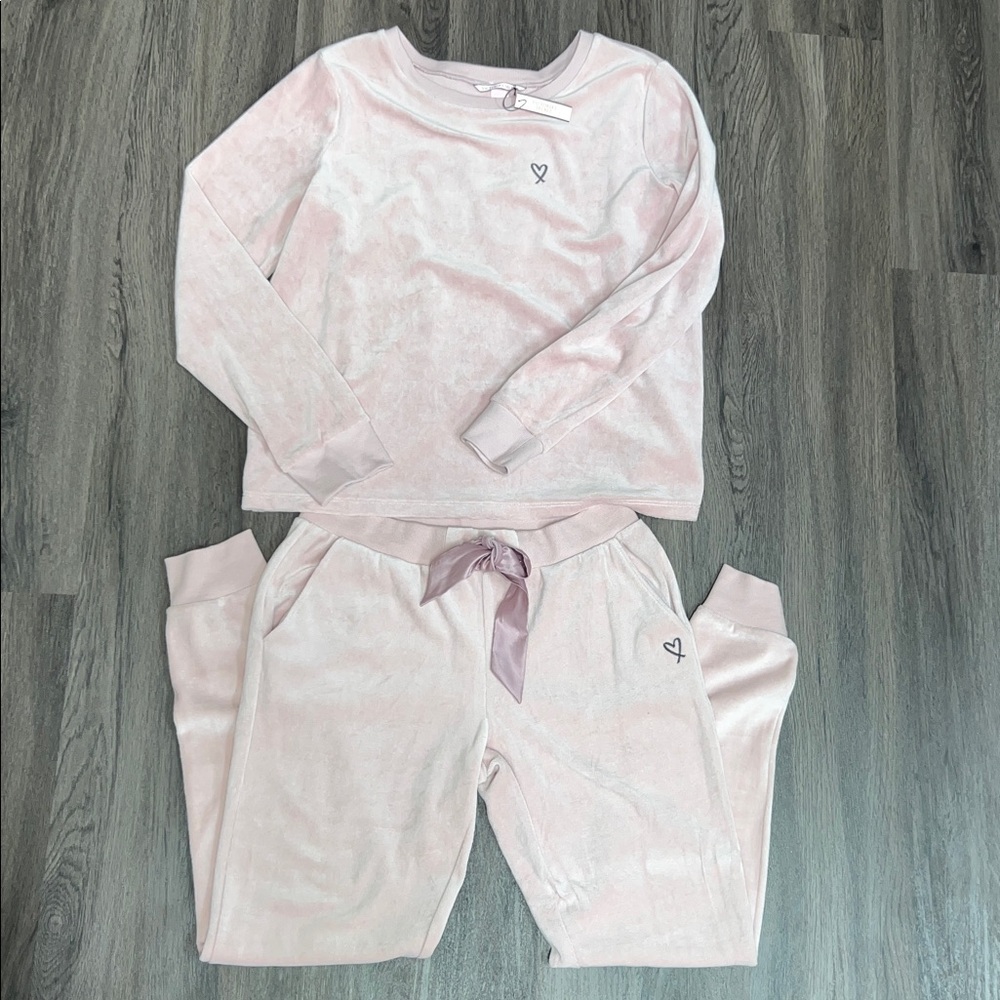 NWT Victoria’s Secret Pink Velour Lounge Set